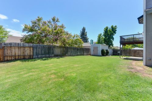 7064 Castle Creek Way, Rio Linda CA  95673-2441 exterior
