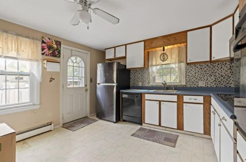 19 Pontiac Rd, South Kingstown RI  02882-1209 exterior
