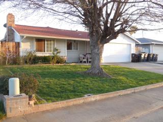 9954 Burline St, Sacramento, CA 95827-3514