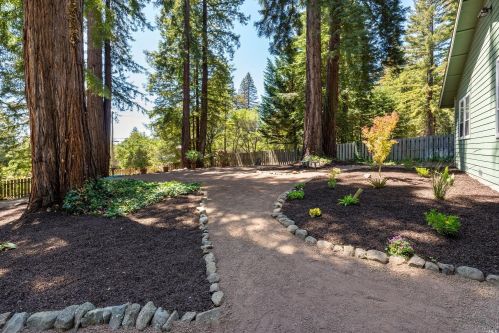 13220 Occidental Rd, Sebastopol, CA 95472-9525