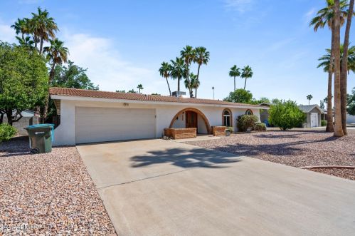 4930 Paradise Dr, Scottsdale AZ  85254-4649 exterior