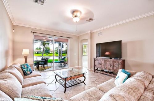 14346 Manchester Dr, Naples FL  34114-8626 exterior