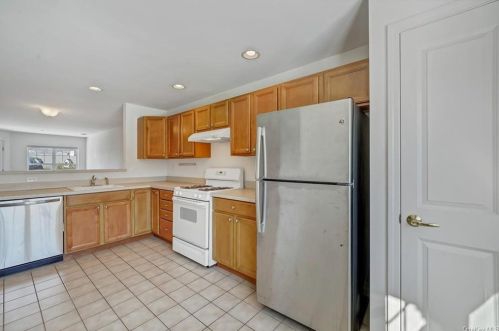 122 Northview Ct, Peekskill NY  10566-4439 exterior