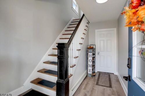 240 2nd Ave, Manville, NJ 08835-1308