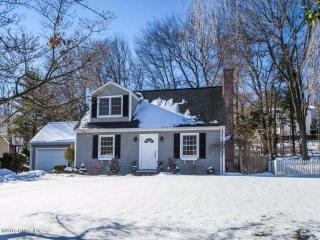 60 Edgerton St, Tokeneke, CT 06820-4107