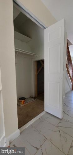 425 Reneau Way, Herndon VA  20170-4521 exterior