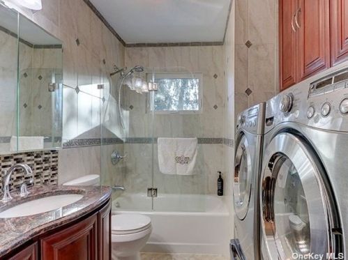 2534 Sawmill Rd, North Bellmore NY  11710-2322 exterior