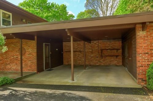 224 Gentry Rd, Moon Twp, PA 15108-3126