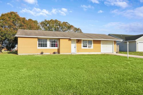 693 Nichols Ter, Fort Pierce, FL 34953-1942