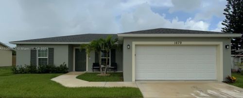 1679 Cameo Blvd, Fort Pierce FL  34953-1265 exterior