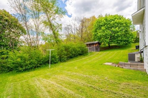 945 Santiago Rd, Imperial PA  15126-9104 exterior