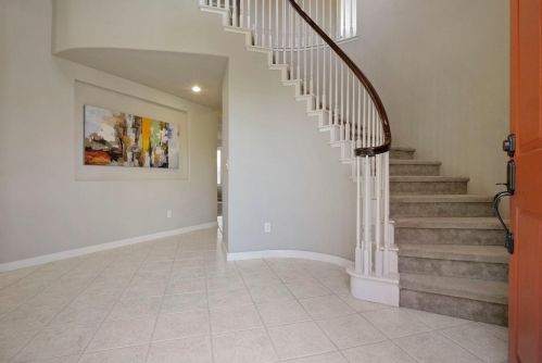 2044 Sugarbowl Way, Lodi CA  95242-4752 exterior