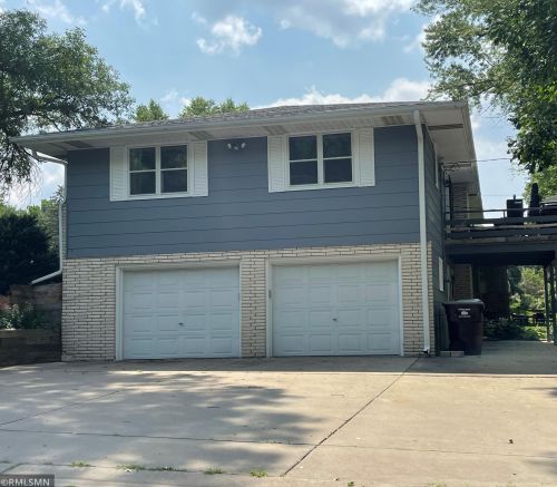 1365 Felix St, Saint Paul, MN 55118-3207