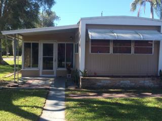 331 James Ave, Largo, FL 33772-2511
