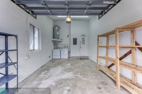 2327 37 Ave, Hollywood FL 33021-3626 exterior