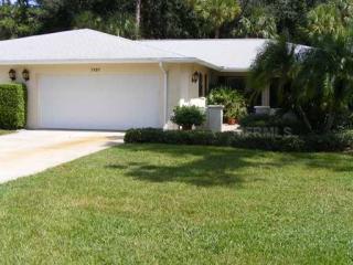 7137 Fairway Bend Cir, Sarasota, FL 34243-3604