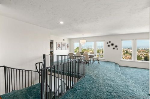 2125 Locust St, San Diego CA  92106-1622 exterior