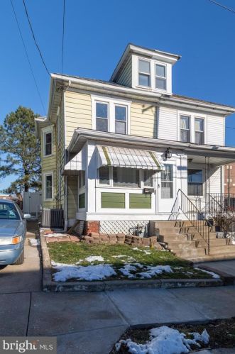 1407 Yates Ave, Boothwyn PA  19061-4303 exterior