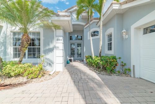 566 Eagle Creek Dr, Naples, FL 34113-8016