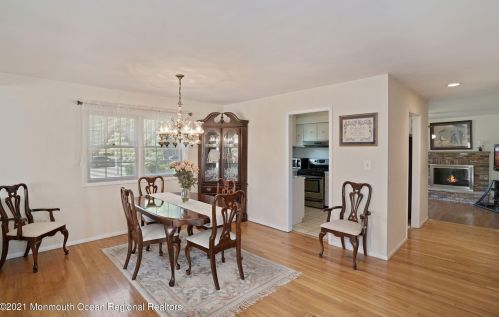 412 Valley Way, Bricktown NJ  08723-4914 exterior