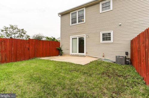 6290 Spg Knl Dr, Harrisburg PA 17111-6883 exterior