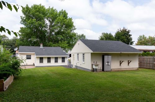 131 Hobart St, Nashua NH  03060-5337 exterior