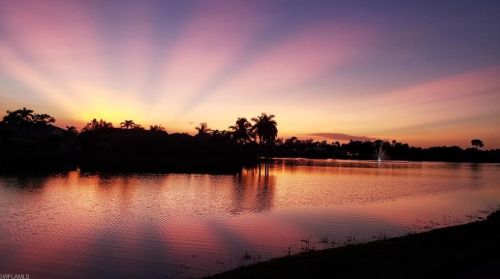 840 New Waterford Dr, Naples, FL 34104-7888