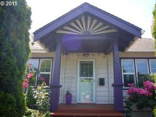 609 39 St, Vancouver WA  98661-3221 exterior