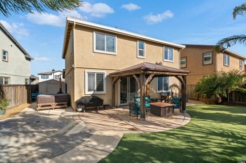 7018 Westminster Ct, Vacaville CA  95687-8254 exterior