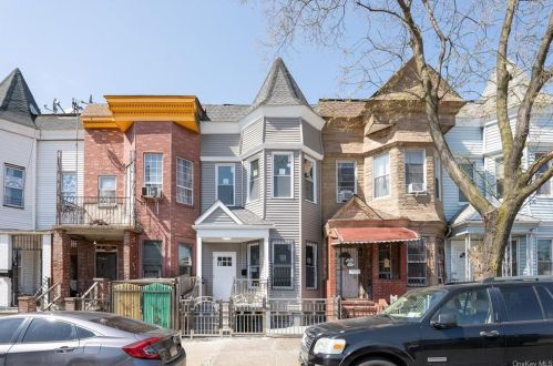 683 Dawson St, Bronx, NY 10455-2403