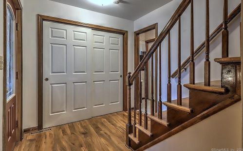 22 Harvest Ln, Milford CT  06461-1705 exterior