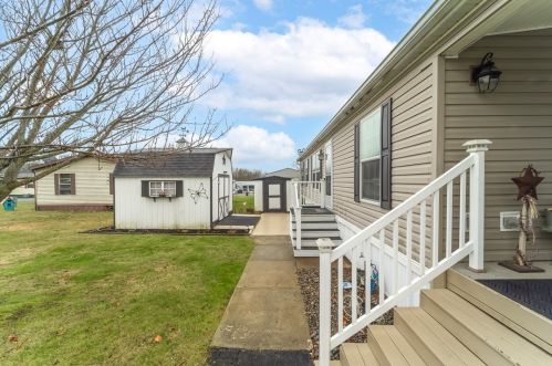 66 Interstate Aly, Claysville, PA 15323-1091