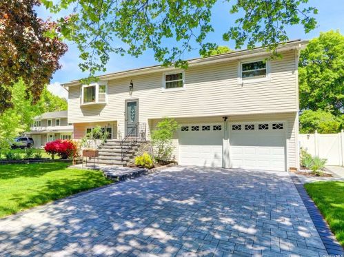 203 6th Ave, Holtsville, NY 11742-2341