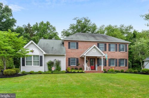 164 Applegate Dr, Trenton, NJ 08690-1302