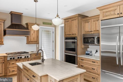 500 Court St, Gardenville PA  18901-4422 exterior