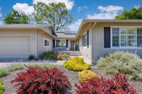 366 Twin Lakes Dr, Santa Rosa, CA 95409-6445