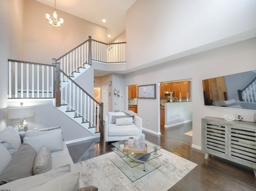 84 Ln Costa Dr, Annandale NJ  08801-1665 exterior