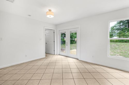 30 Lowery Rd, Freeport FL  32439-4220 exterior