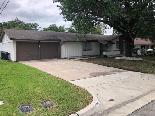 6021 Worrell Dr, Fort Worth, TX 76133-2843