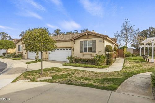 3870 Shakespeare Dr, Oxnard CA  93033-6868 exterior