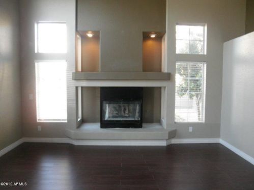 10925 Kaler Dr, Glendale, AZ 85307-1650
