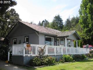 57598 Parkersburg Rd, Bandon, OR 97411-7305