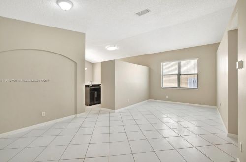 2728 177th Ave, Hollywood FL  33029-5142 exterior