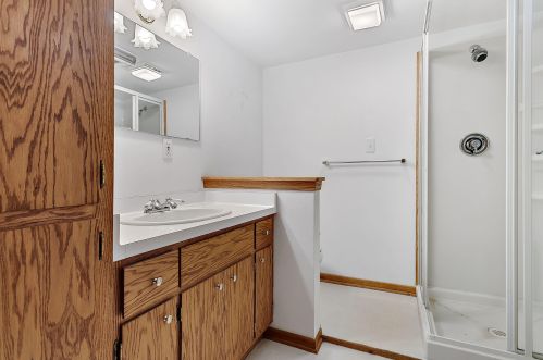 1900 Laura Ln, Waukesha WI  53186-2808 exterior