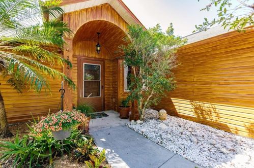 2341 Oakes Blvd, Naples, FL 34119-8760