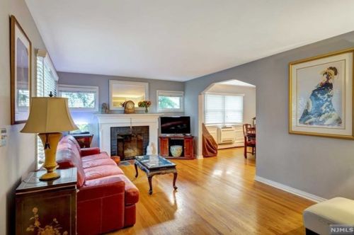 121 Herrick Ave, Teaneck NJ  07666-4106 exterior