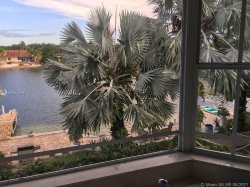 760 80th St, Hialeah FL  33014-4132 exterior