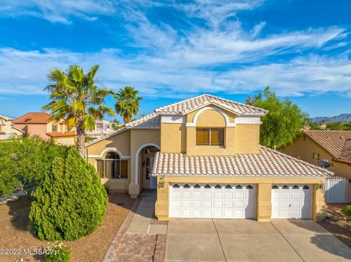 7099 Deserama Dr, Tucson, AZ 85743-1210