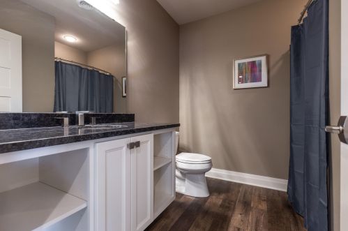 4494 121, Milwaukee WI 53228-4409 exterior