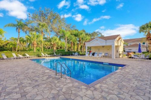 5650 Northboro Dr, Naples, FL 34110-9019